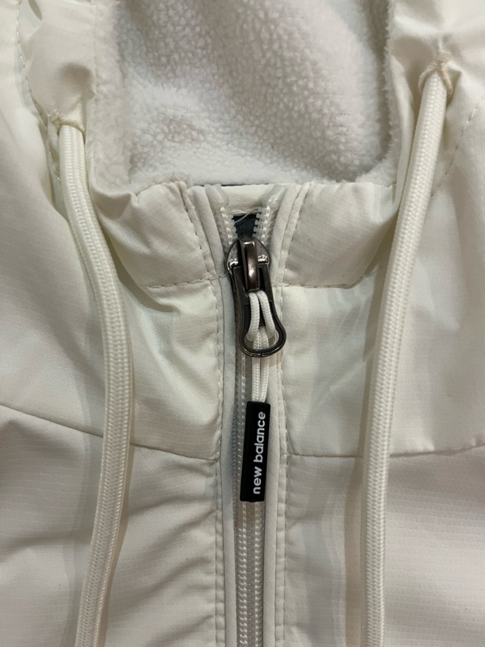 New Balance Cream White Hooded Windbreaker Jacket - Picture 3 of 6